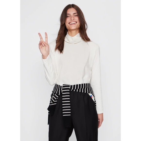 KULE Tops - Kule The Turtleneck in Cream Size Xlarge